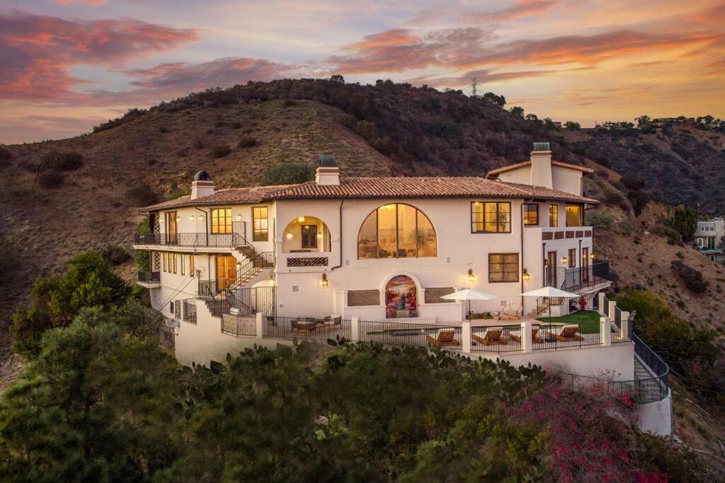 Private Spanish Mansion Perched In The Hills - Los Angeles, Los Angeles